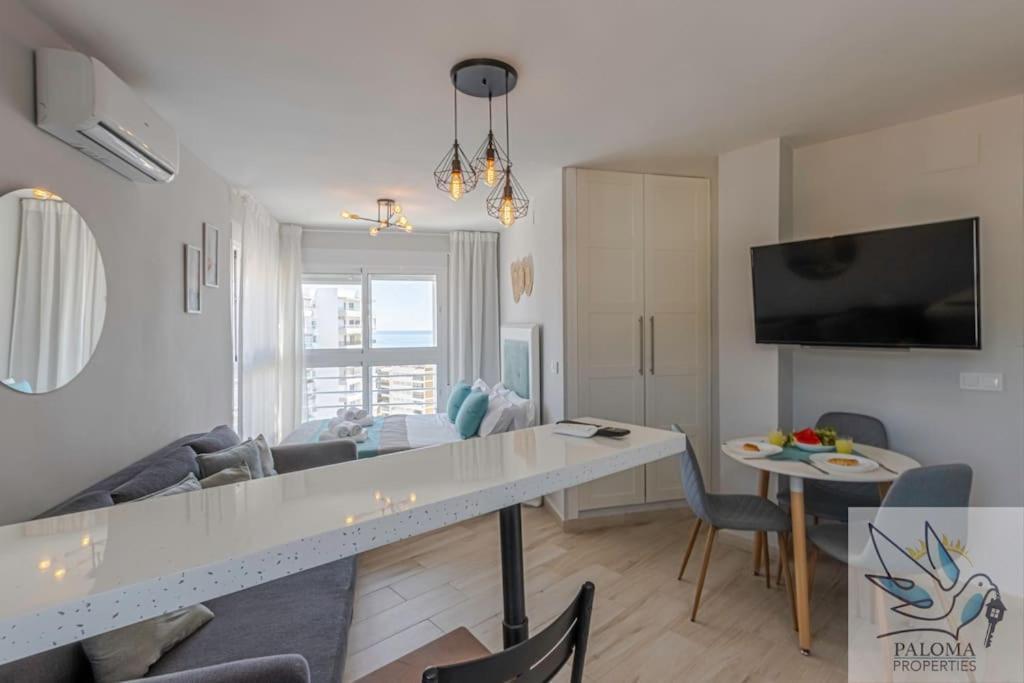 Wonderful Studio Apartment On The Beachfront Benalmádena Zewnętrze zdjęcie