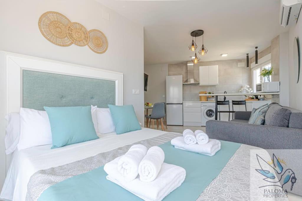 Wonderful Studio Apartment On The Beachfront Benalmádena Zewnętrze zdjęcie